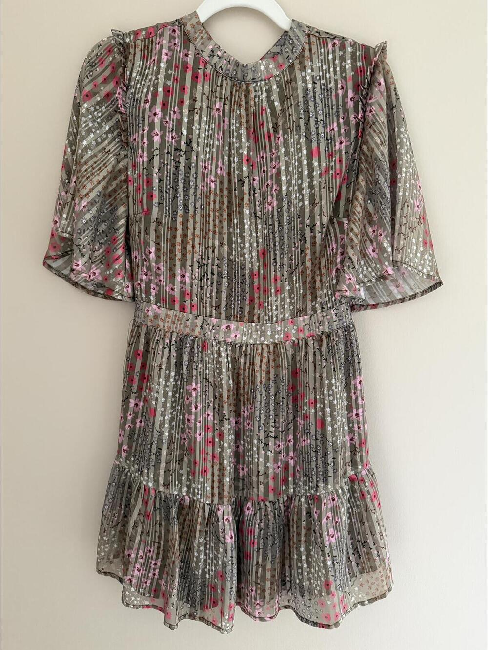 Like new gorgeous MinkPink floral dress, Small